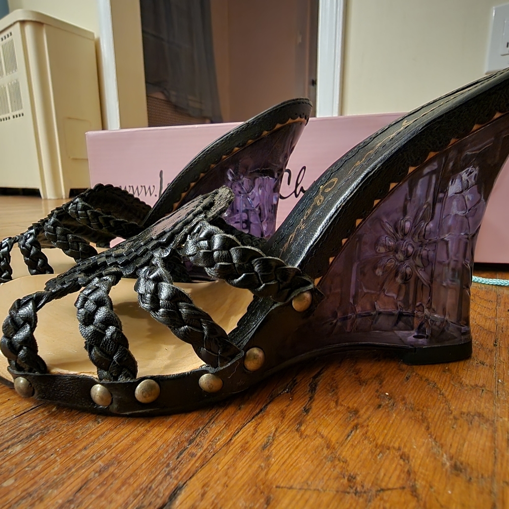 Women's shoes